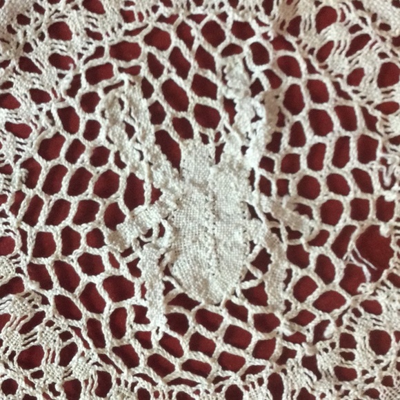 RARE big SPIDER doily centerpiece needs TLC READ - Picture 5 of 8